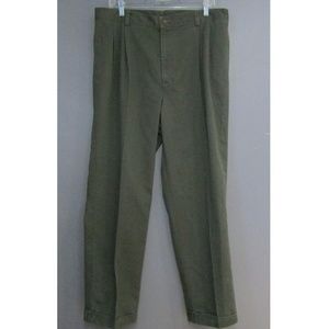 NEW Farah Premium Khaki Olive Pleated & Cuffed 36